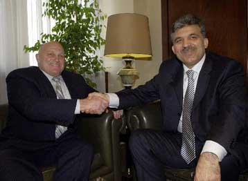 Η κατάσταση στο Ιράκ και το Κουρδικό στο επίκεντρο των επαφών Αρμιτατζ στην Αγκυρα