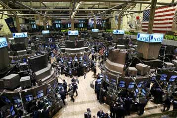 Αρνητικό πρόσημο στη Γουόλ Στριτ, θετικό στα ευρωπαϊκά χρηματιστήρια τη Δευτέρα