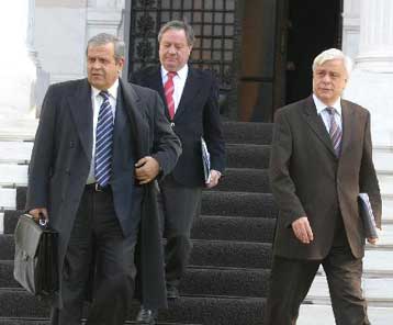 Η βελτίωση της καθημερινότητας και η πάταξη της γραφειοκρατείας οι στόχοι του ΥΠΕΣ