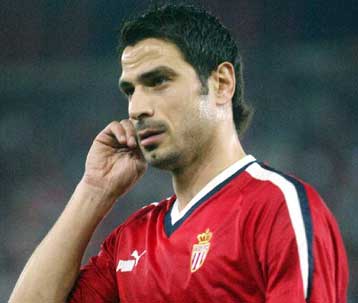 Μέχρι το 2007 επεκτάθηκε το συμβόλαιο του Ζήκου με τη Μονακό