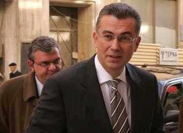 Δεσμεύσεις Ρουσόπουλου για τις άδειες των σταθμών, ενστάσεις ΕΣΡ για βασικό μέτοχο