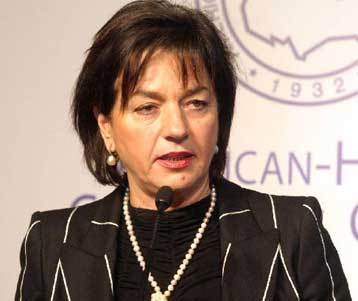 Να καταψηφιστεί το νομοσχέδιο για τον βασικό μέτοχο ζητά η Β.Παπανδρέου