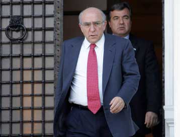 Ρίχνουν τους τόνους της ενδοκυβερνητικής διαφωνίας Καραμανλής και Σουφλιάς