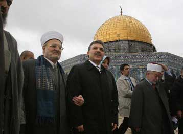 Τουρκική δραστηριοποίηση στο Μεσανατολικό – Επαφές Γκιουλ με Παλαιστινίους και Ισραήλ