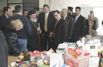 Τεράστια και η ανθρωπιστική βοήθεια που συγκεντρώνει η Εκκλησία στο Περιστέρι