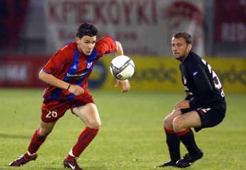 Ο τραυματισμός του Ανατολάκη ανησυχεί τους «ερυθρόλευκους» εν όψει Πανιωνίου