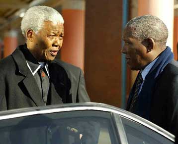 Πέθανε στα 54 του χρόνια από AIDS ο γιος του Νέλσον Μαντέλα