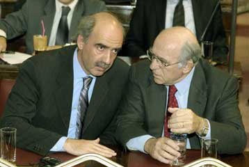 Η δημόσια διαφωνία από υπουργό δημιουργεί κλίμα εσωστρέφειας, λέει ο γραμματέας της ΝΔ