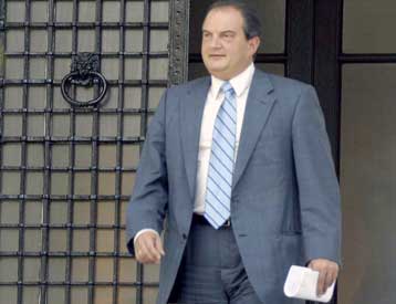 Εξεταστική, αγρότες και έριδες υπουργών «πονοκέφαλοι» για το Μέγαρο Μαξίμου