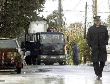 Τρισάγιο στη μνήμη Αμανατίδη, ερωτηματικά για το 38άρι των δραστών