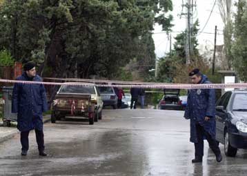 Στο «μικροσκόπιο» της ΕΛ.ΑΣ. όπλα και σφαίρες για τη δολοφονία του ειδικού φρουρού