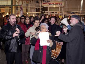 Περιττό στοιχείο της παράδοσης, κατά την Εκκλησία, τα αποκριάτικα τραγούδια