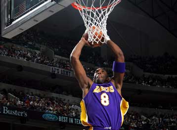 Οι Λέικερς πέρασαν νικηφόρα από την έδρα των Τίμπεργουλβς