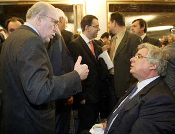 Δεν υπάρχει πρόβλημα με Σουφλιά, λέει η κυβέρνηση – «Ουδέν σχόλιο» για Έβερτ