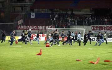 Ο Ορφανός ενημέρωσε τον πρωθυπουργό για τα επεισόδια στη Νέα Σμύρνη