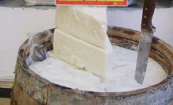 Νέο μέτωπο στον «πόλεμο της φέτας» ανάμεσα σε Ελλάδα και Γαλλία