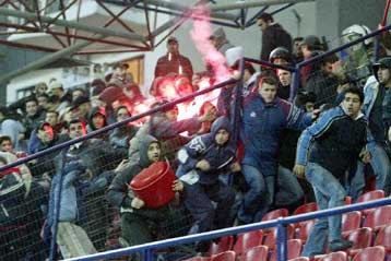 Για προσπάθεια υπονόμευσης μιλά ο Ολυμπιακός-Με κινητοποιήσεις απειλεί η «Θύρα 7»