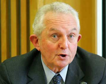 Εμμένει ο Π.Βουρλούμης στα σχέδια για εθελούσια έξοδο 6.000 υπαλλήλων από τον ΟΤΕ