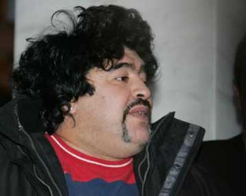 Ο Μαραντόνα βρίσκεται στην Ελλάδα, θα παραμείνει μέχρι την Παρασκευή