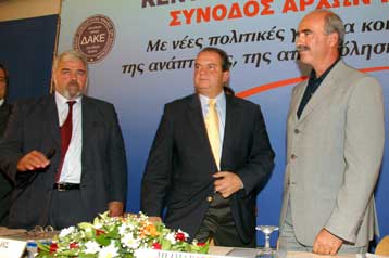 «Ας μας διαγράψουν όλους», απαντούν οι συνδικαλιστές της ΝΔ στον Ευ.Μεϊμαράκη