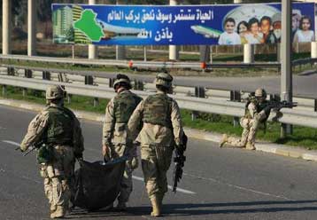 Επιθέσεις, απαγωγές και δολοφονίες στο δρόμο του Ιράκ προς τις εκλογές