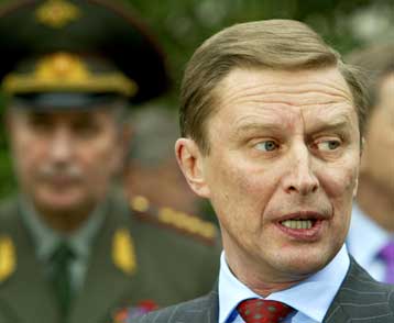 Η Ρωσία τείνει χείρα συνεργασίας στην Ουκρανία