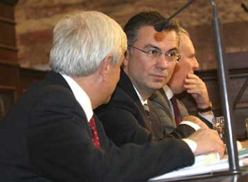 Συναίνεση από την Αριστερά στο νομοσχέδιο για το βασικό μέτοχο