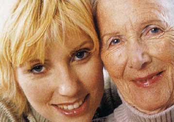 Νέα θεωρία εξηγεί γιατί οι γυναίκες ζουν περισσότερο