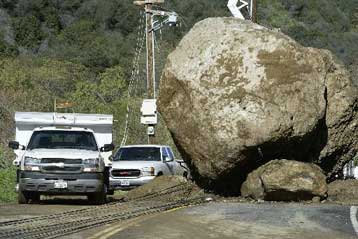 Σφοδρές βροχοπτώσεις πλήττουν τις δυτικές Ηνωμένες Πολιτείες προκαλώντας καταστροφές