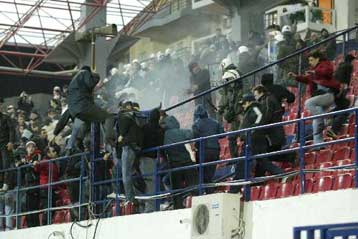 Μηδενισμός, αφαίρεση 3 βαθμών, 4 ματς κεκλεισμένων σε Ολυμπιακό, Πανιώνιο