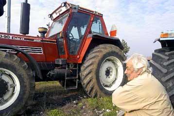 Δύο θέσεις στις τάξεις των βαμβακοπαραγωγών για τις επικείμενες κινητοποιήσεις