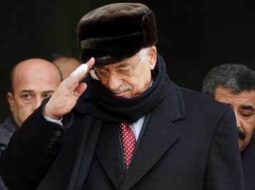 Πρόταση αμοιβαίας εκεχειρίας και διαλόγου στην ορκωμοσία Αμπάς στη Ραμάλα