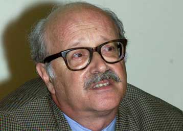 Αιώνια φοίτηση και δωρεάν συγγράμματα στο «στόχαστρο» του προέδρου του ΕΣΥΠ