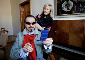 Η επιτυχία μιας μεταμφίεσης και πώς τα ταξί της Πράγας δεν θα κλέβουν τουρίστες