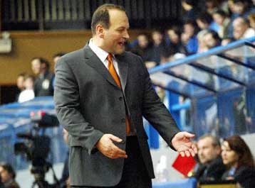 Απόλυση μετά από νίκη για τον Μανουσέλη στον Πανελλήνιο