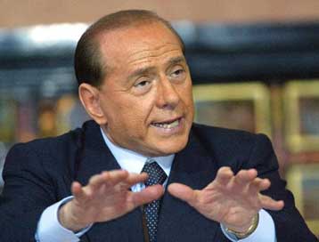 «Μιζέρια, τρομοκρατία, θάνατος» αν η Αριστερά έρθει στην εξουσία, λέει ο Μπερλουσκόνι