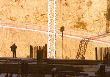 Ρύθμιση για έκδοση οικοδομικών αδειών σε πέντε μήνες προωθεί το ΥΠΕΧΩΔΕ