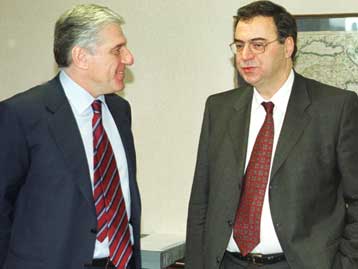 Ευθύνες στη ΝΔ επιρρίπτουν Χριστοδουλάκης και Παπαντωνίου για τα ελλείμματα