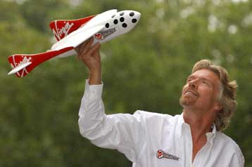 Σε λιγότερο από τρία χρόνια απογειώνονται τα τουριστικά διαστημόπλοια της Virgin