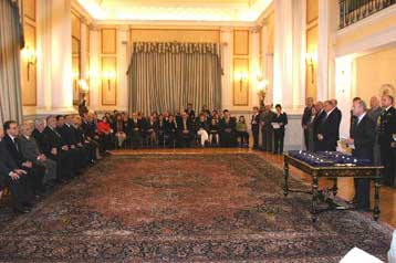 Τιμητικές διακρίσεις από τον Κ.Στεφανόπουλο σε επιφανείς προσωπικότητες