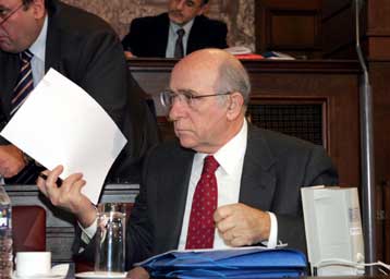 Έντονη αντιπαράθεση Γ.Σουφλιά και Β.Παπανδρέου στη Βουλή