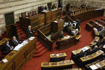 Κόντρα μεταξύ ΝΔ και ΠΑΣΟΚ στη συζήτηση για το βασικό μέτοχο στην Ολομέλεια της Βουλής