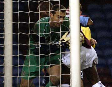 Με αυτογκόλ έθεσεν εαυτόν εκτός συνέχειας η Λίβερπουλ, 1-0 από την Μπέρνλι