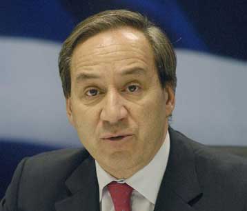 Περικοπή δαπανών ή αύξηση φόρων το δίλημμα που θέτει η Κομισιόν στην κυβέρνηση