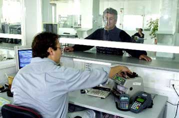 Ελαφρύτερες ποινές για τα πλαστά τιμολόγια