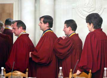 Ανοίγει ο δρόμος για την ορκωμοσία Γιουστσένκο στην προεδρία της Ουκρανίας