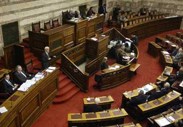 Συνεχίζεται η συζήτηση για το «βασικό μέτοχο» στην Ολομέλεια της Βουλής