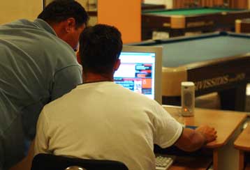 Σταθεροποιείται στην Ελλάδα η διείσδυση του Διαδικτύου