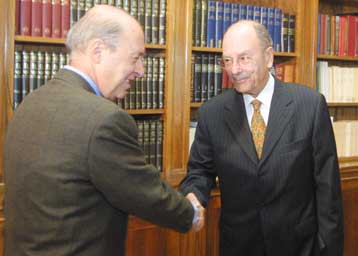 «Φιλική συνάντηση» του Κώστα Σημίτη με τον Κωστή Στεφανόπουλο