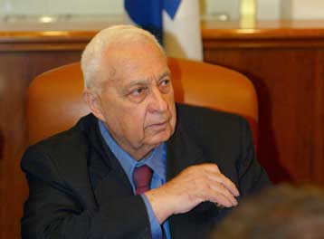 Αρση του διπλωματικού «εμπάργκο» κατά των Παλαιστινίων αποφάσισε ο Σαρόν